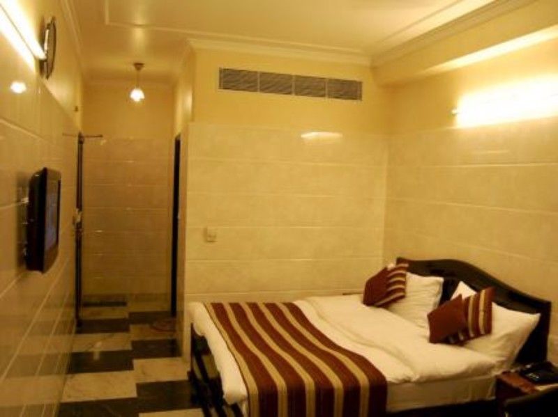 Treebo Trend Singh Sons Karol Bagh Hotel New Delhi Exterior photo
