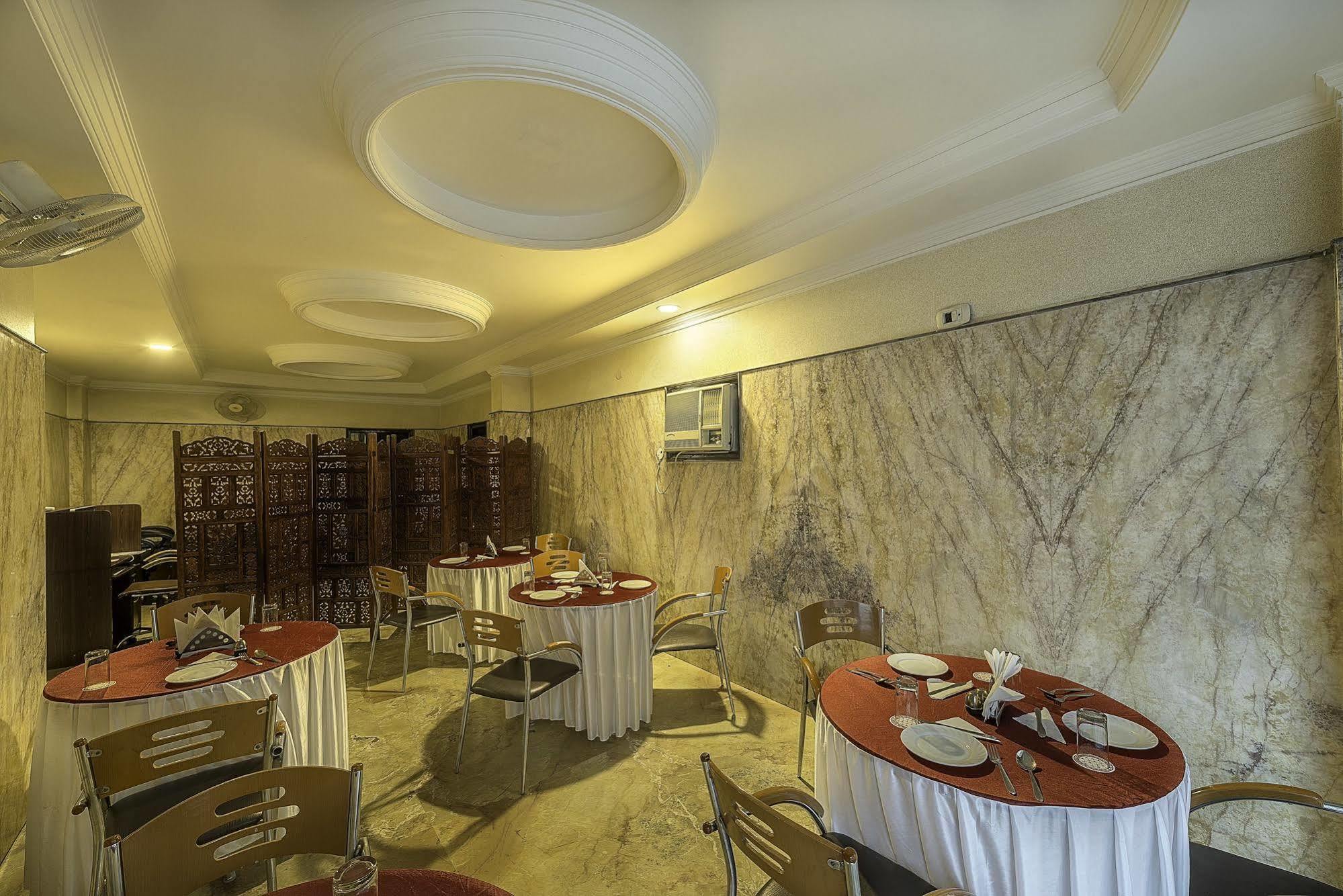 Treebo Trend Singh Sons Karol Bagh Hotel New Delhi Exterior photo