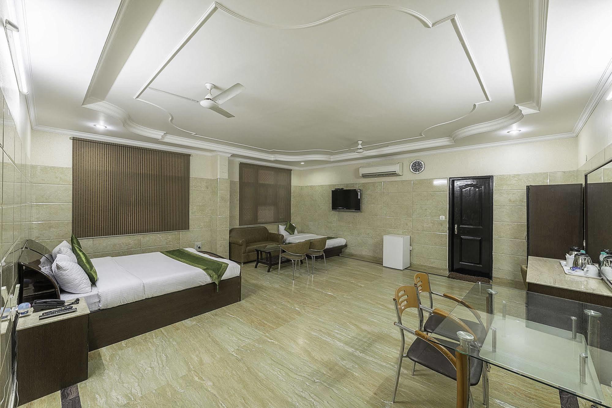 Treebo Trend Singh Sons Karol Bagh Hotel New Delhi Exterior photo